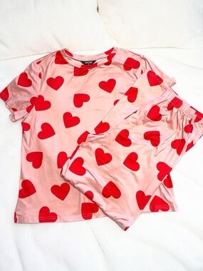 NWOT CHICME pink w/ red heart short sleeve top and wide leg pajama set small new